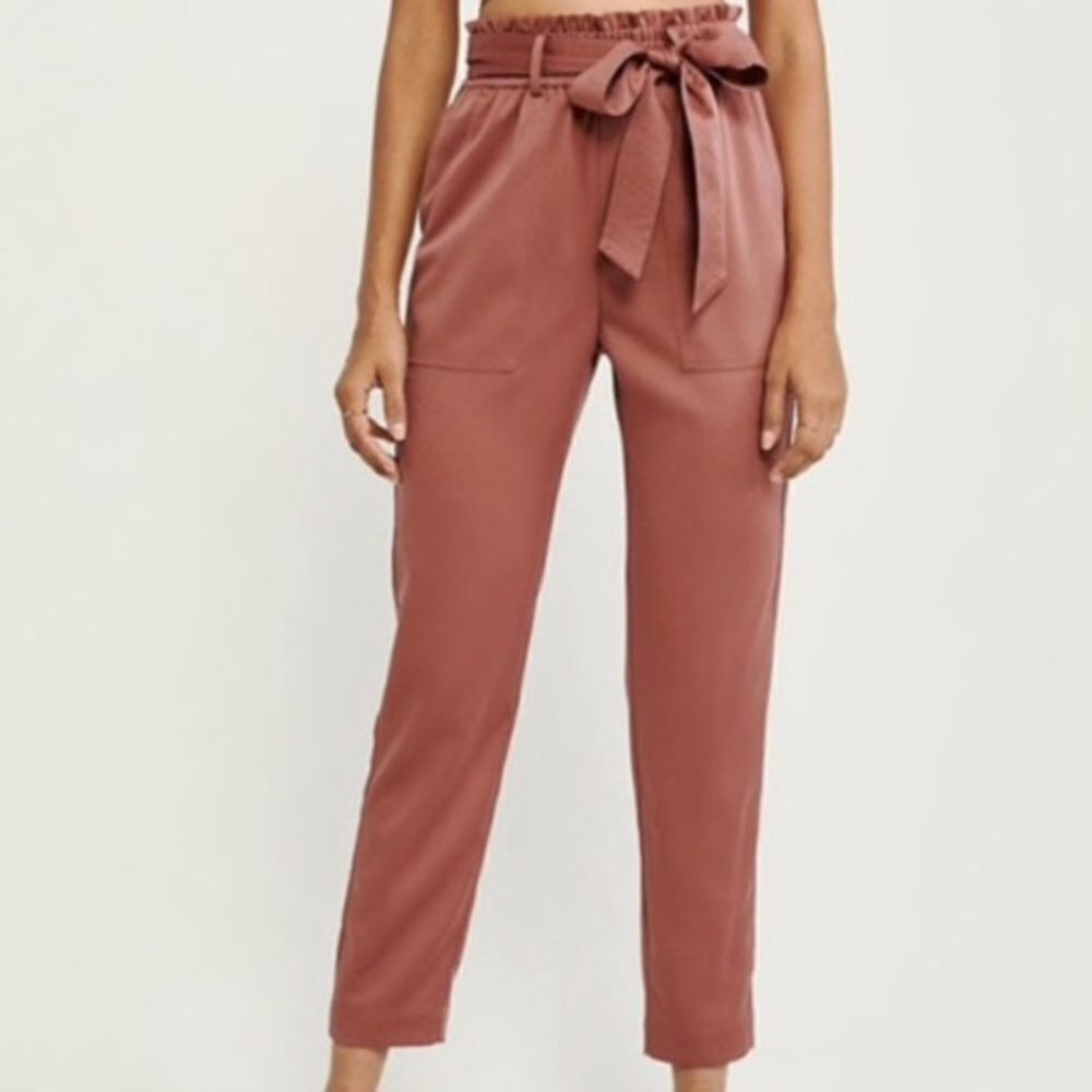 Abercrombie & Fitch Satin Paperbag High -Waist Tapered Pull‎ -On Pants Rust M